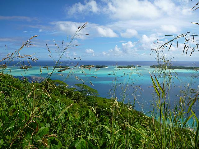 Another viewpoint, overlooking the reef and the motus