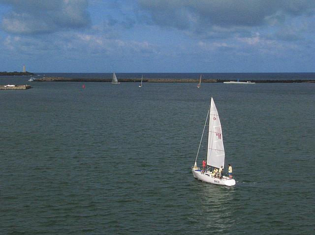 201205A2 881